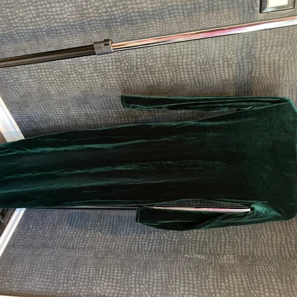Emerald Green velvet dress w/ thigh slit - Picture 2 of 2